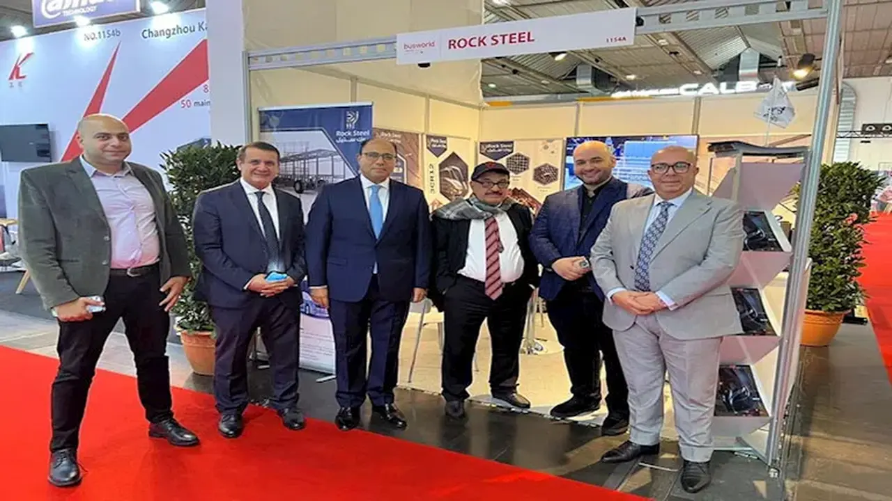 سفير مصر ببلجيكا يدعم الصناعة الوطنية بمعرض Busworld الدولي للحافلات ببروكسل